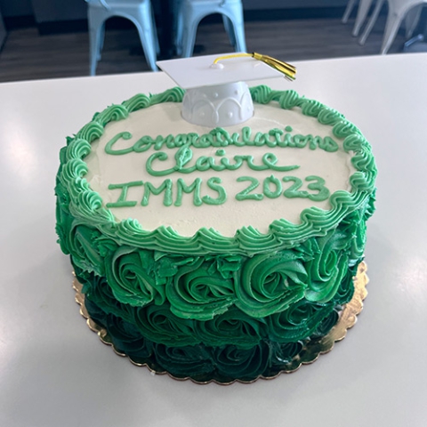 green flower ombre graduation cake